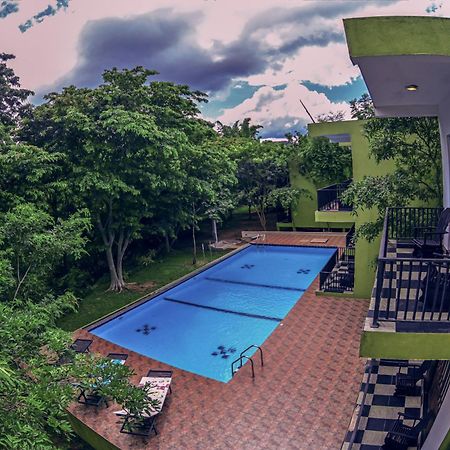 דמבולה Hotel Golden Ray מראה חיצוני תמונה