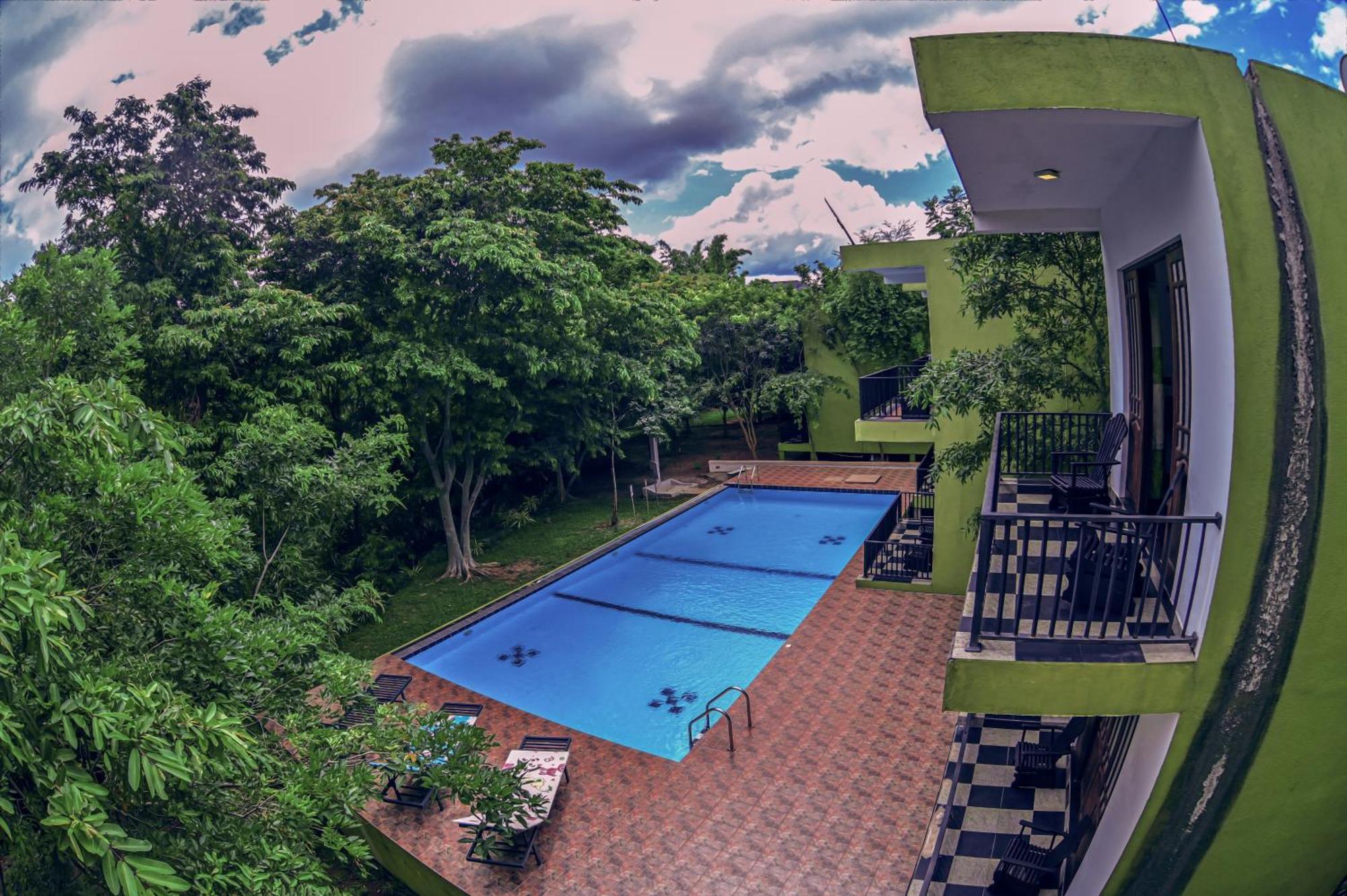 דמבולה Hotel Golden Ray מראה חיצוני תמונה