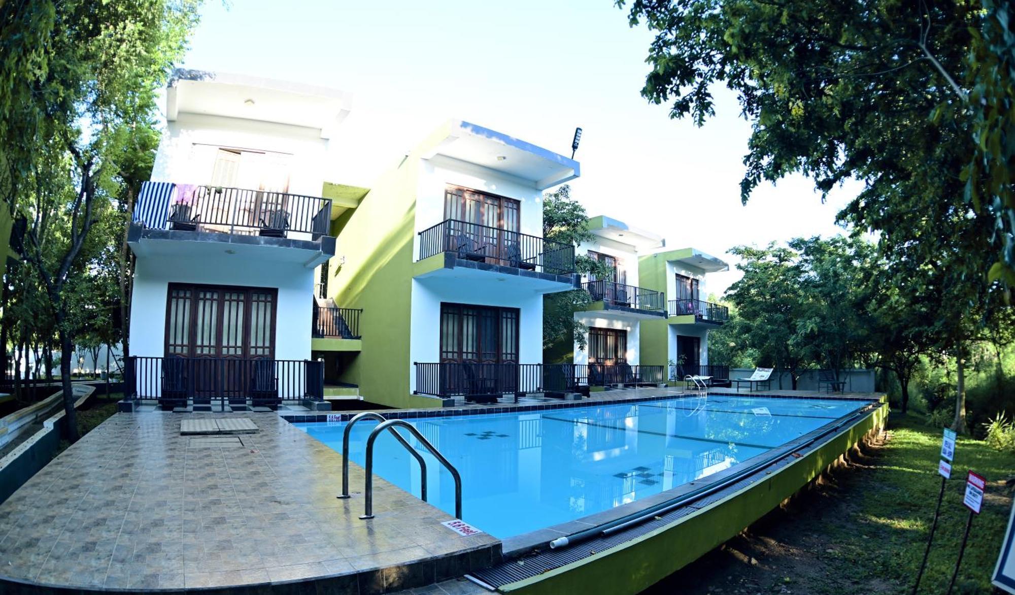 דמבולה Hotel Golden Ray מראה חיצוני תמונה